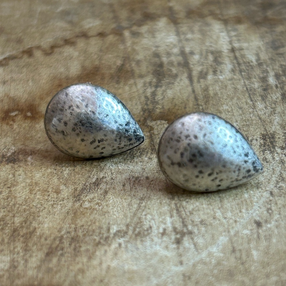 Silpada Dewdrop Post Earrings P3257